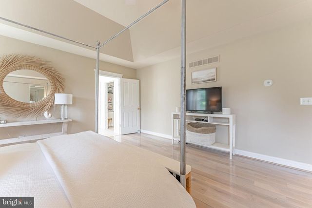 1051 SAINT MATTHEWS RD, Chester Springs, PA 19425