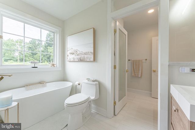 1051 SAINT MATTHEWS RD, Chester Springs, PA 19425