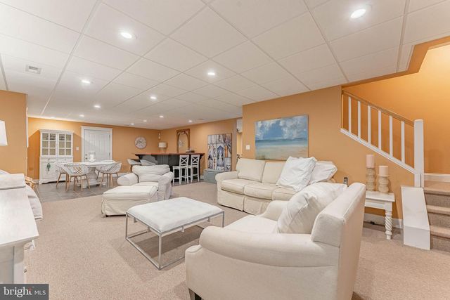 1051 SAINT MATTHEWS RD, Chester Springs, PA 19425