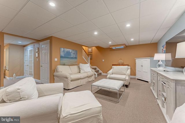 1051 SAINT MATTHEWS RD, Chester Springs, PA 19425