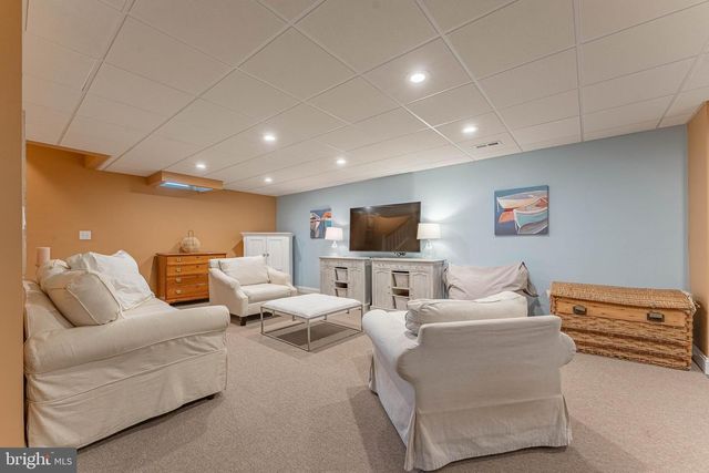 1051 SAINT MATTHEWS RD, Chester Springs, PA 19425