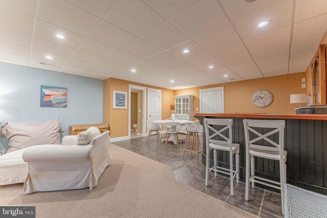 1051 SAINT MATTHEWS RD, Chester Springs, PA 19425