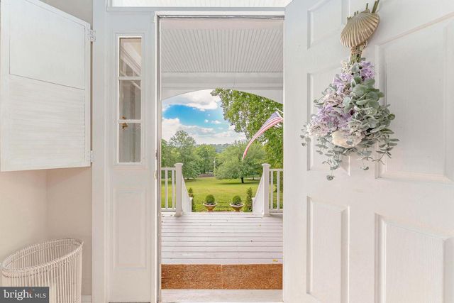 1051 SAINT MATTHEWS RD, Chester Springs, PA 19425