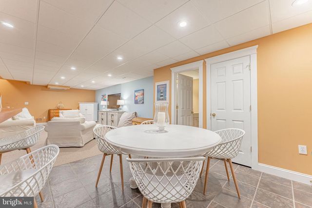 1051 SAINT MATTHEWS RD, Chester Springs, PA 19425