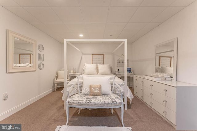 1051 SAINT MATTHEWS RD, Chester Springs, PA 19425