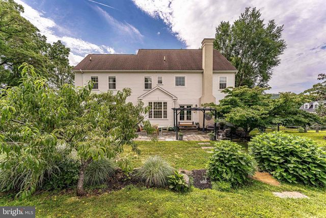1051 SAINT MATTHEWS RD, Chester Springs, PA 19425