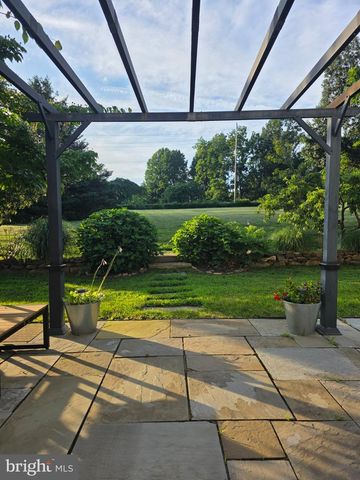1051 SAINT MATTHEWS RD, Chester Springs, PA 19425