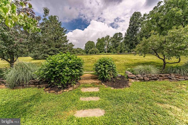 1051 SAINT MATTHEWS RD, Chester Springs, PA 19425