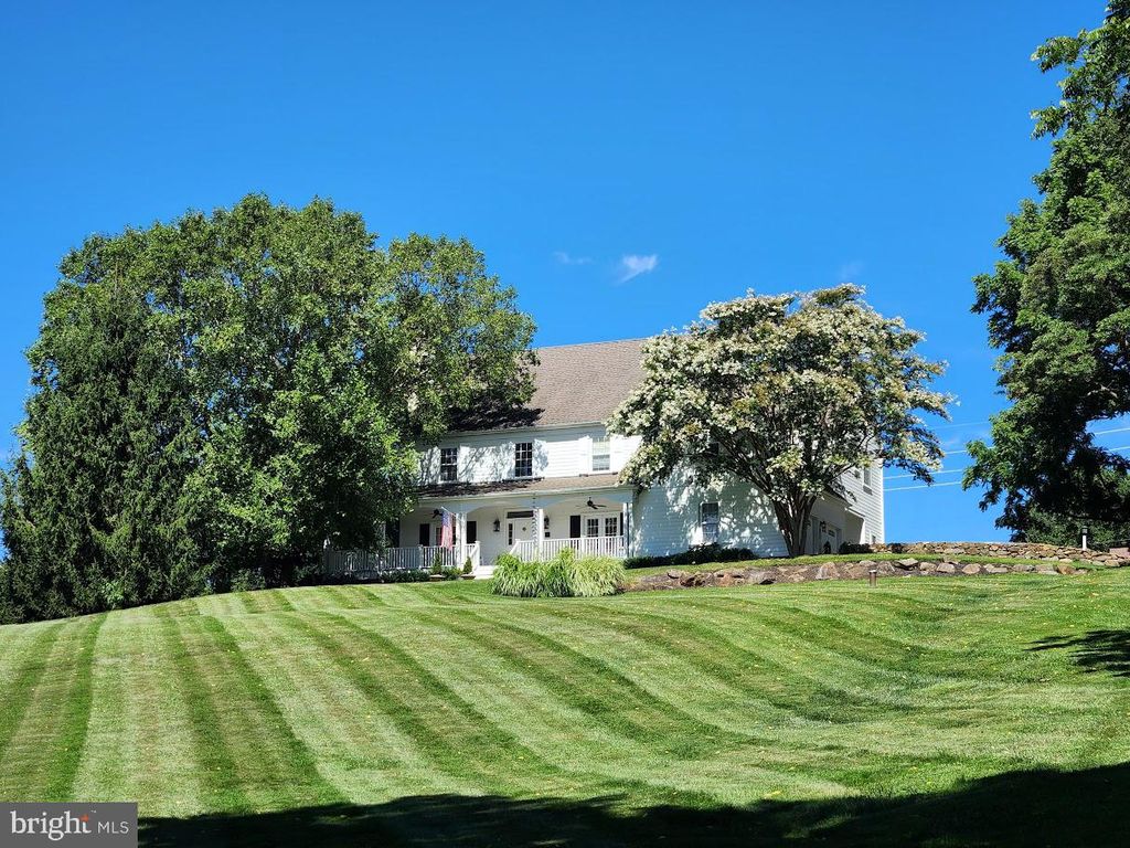1051 SAINT MATTHEWS RD, Chester Springs, PA 19425