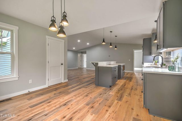 201 East Road, Bristol, TN 37620