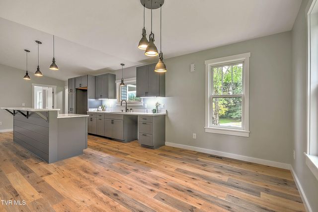 201 East Road, Bristol, TN 37620
