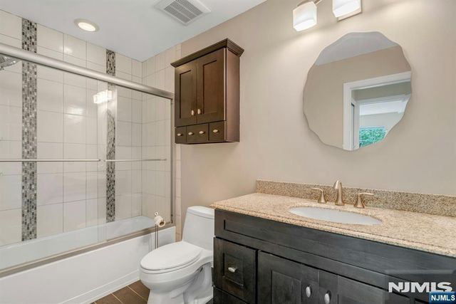 1121 Hyde Park Court, Mahwah, NJ 07430