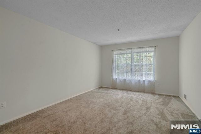 1121 Hyde Park Court, Mahwah, NJ 07430