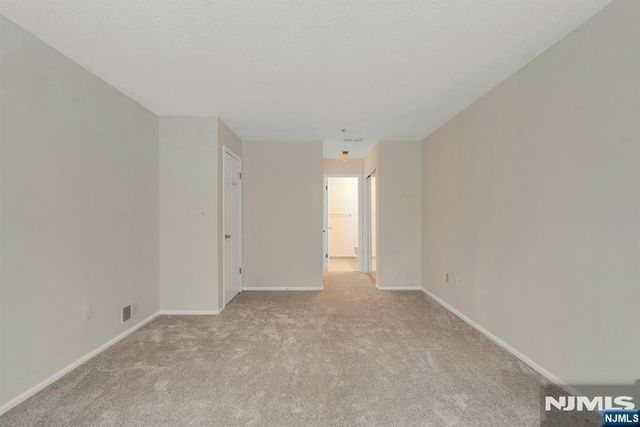 1121 Hyde Park Court, Mahwah, NJ 07430