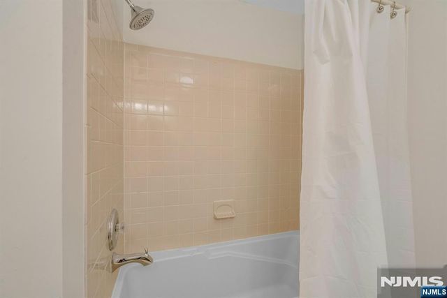 1121 Hyde Park Court, Mahwah, NJ 07430
