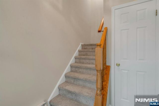 1121 Hyde Park Court, Mahwah, NJ 07430