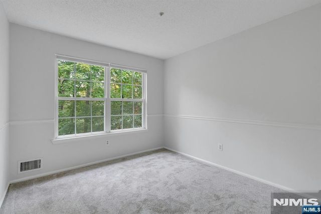 1121 Hyde Park Court, Mahwah, NJ 07430