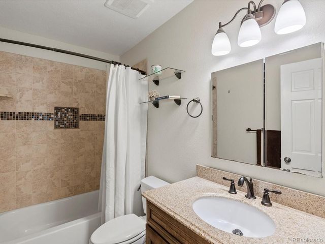 5860 W Atlantic Drive, Lakewood, CO 80227