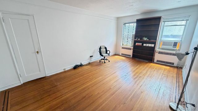 61-41 Saunders Street B67, Rego Park, NY 11374