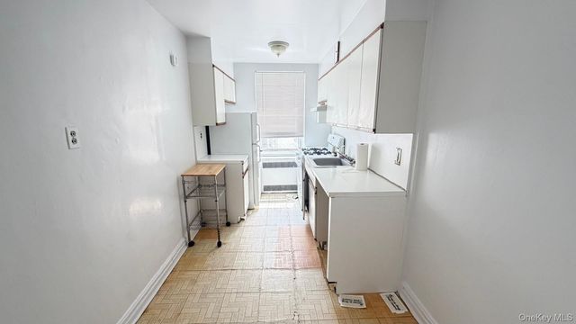 61-41 Saunders Street B67, Rego Park, NY 11374