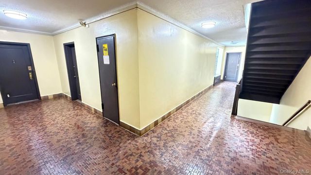 61-41 Saunders Street B67, Rego Park, NY 11374