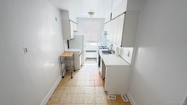 61-41 Saunders Street B67, Rego Park, NY 11374