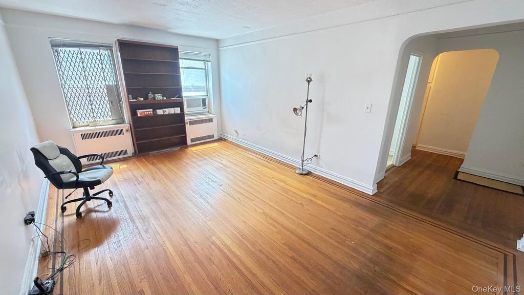 61-41 Saunders Street B67, Rego Park, NY 11374 — photo 3