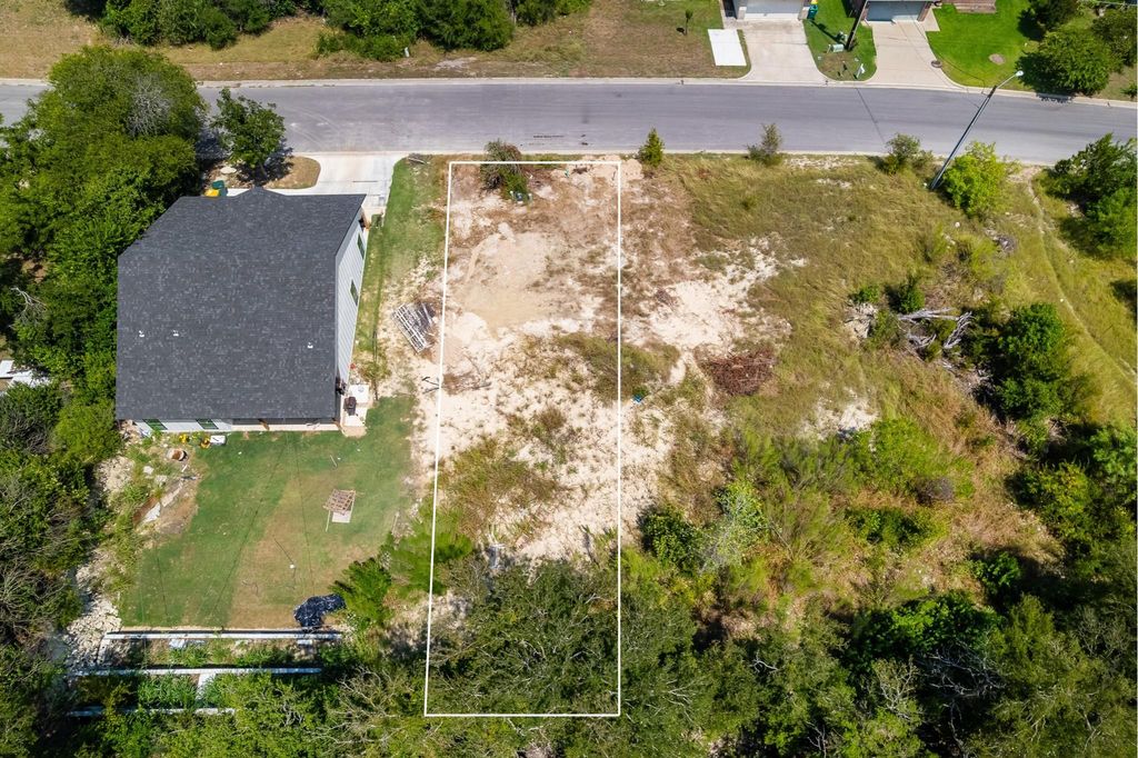 408 E Avenue Ave H, Belton, TX 76513