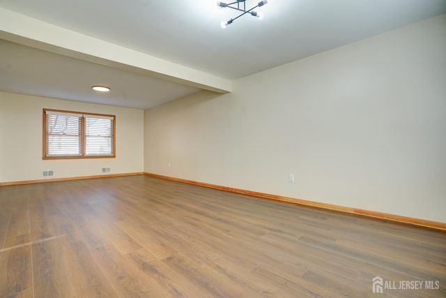 11 LENOX Street, Edison, NJ 08817