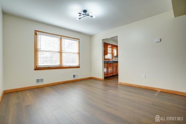 11 LENOX Street, Edison, NJ 08817