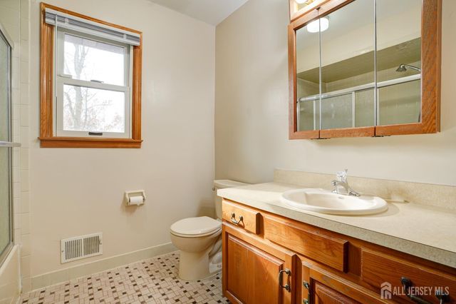 11 LENOX Street, Edison, NJ 08817