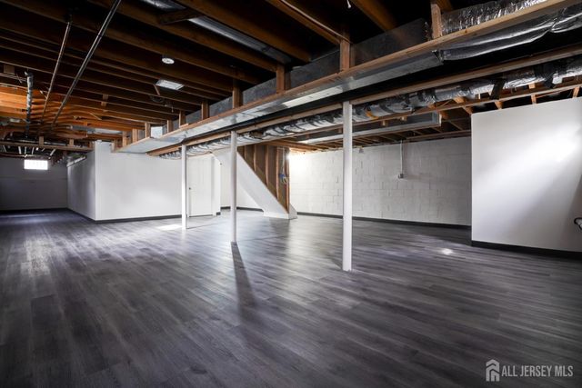 11 LENOX Street, Edison, NJ 08817