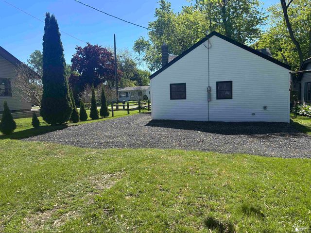1230 Bacon Street, Monroe, MI 48161