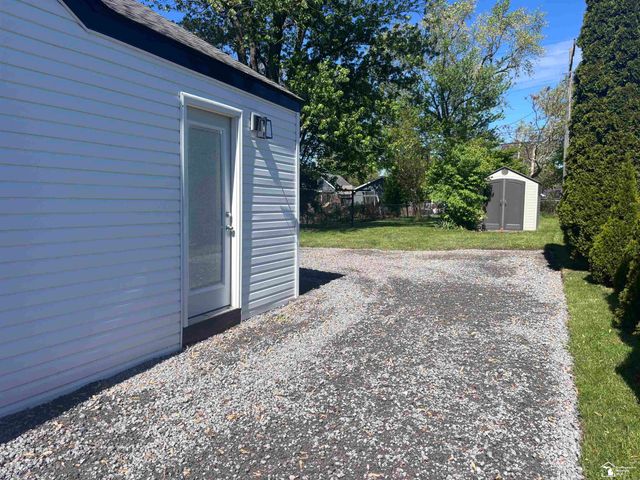 1230 Bacon Street, Monroe, MI 48161