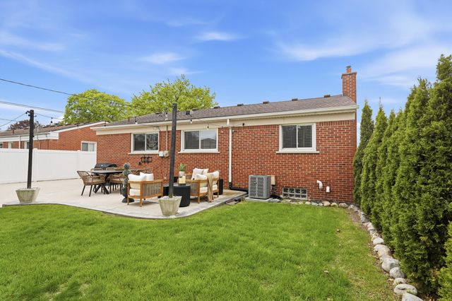 32900 Hees Street, Livonia City, MI 48150