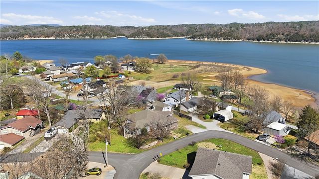 16602 N Willow Drive, Rogers, AR 72756