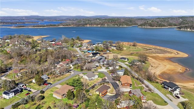 16602 N Willow Drive, Rogers, AR 72756