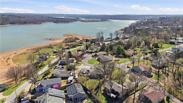 16602 N Willow Drive, Rogers, AR 72756