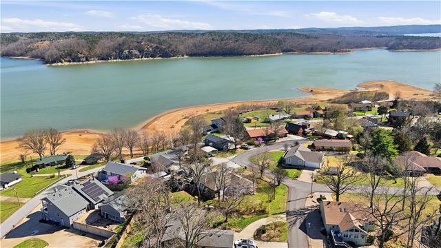 16602 N Willow Drive, Rogers, AR 72756