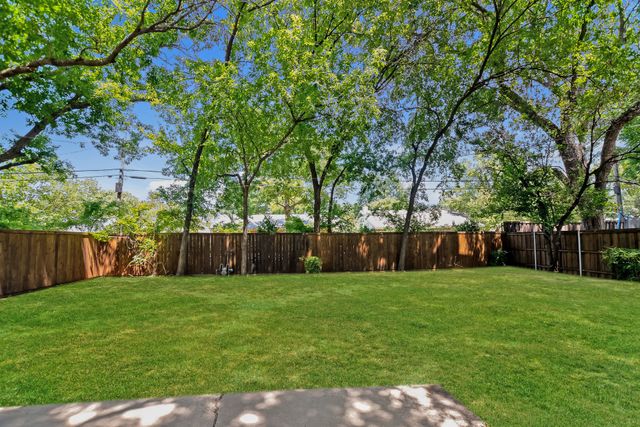 12112 Eunice Street, Farmers Branch, TX 75234