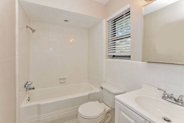 12112 Eunice Street, Farmers Branch, TX 75234