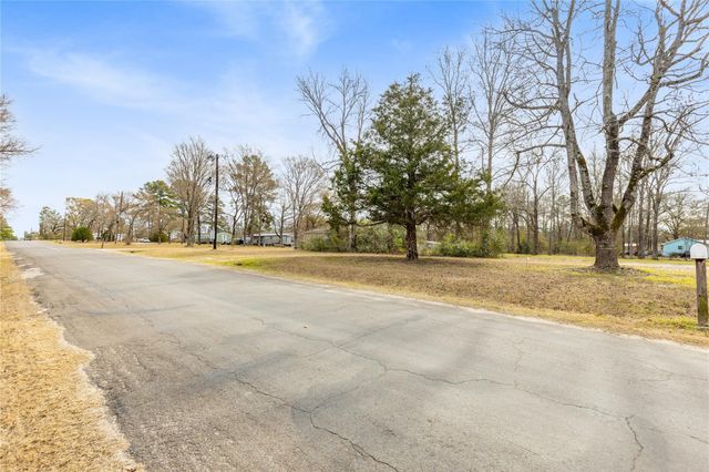4 Catechis Road, Huntsville, TX 77320