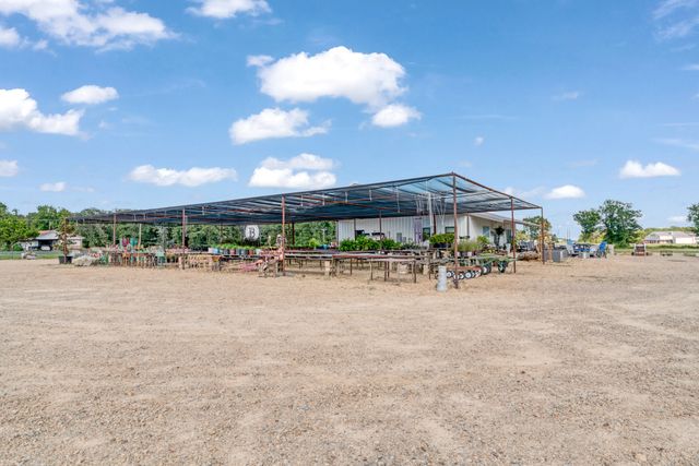 3258 E US Highway 82, Paris, TX 75462