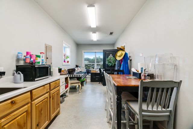 3258 E US Highway 82, Paris, TX 75462