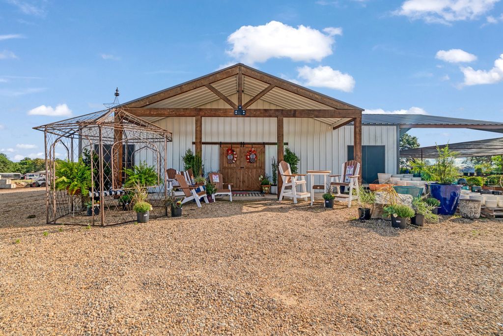 3258 E US Highway 82, Paris, TX 75462