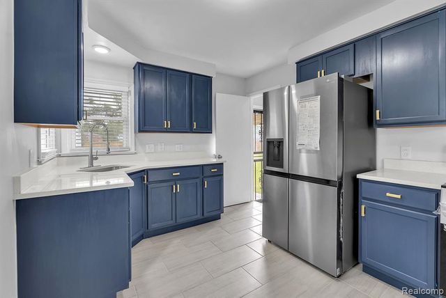 1411 Meadowlane Street, Inkster, MI 48141