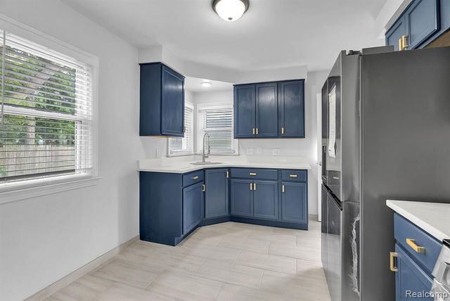 1411 Meadowlane Street, Inkster, MI 48141