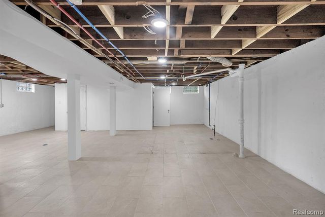 1411 Meadowlane Street, Inkster, MI 48141