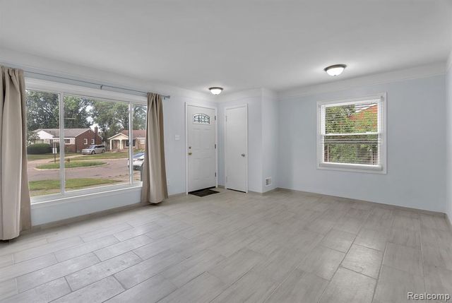 1411 Meadowlane Street, Inkster, MI 48141