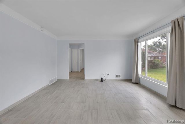 1411 Meadowlane Street, Inkster, MI 48141